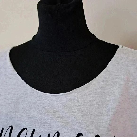 ❤️ Scoop neck T-shirt Light Grey Medium "Honeymoon Vibes" Short Sleeve Tee - Picture 6 of 7